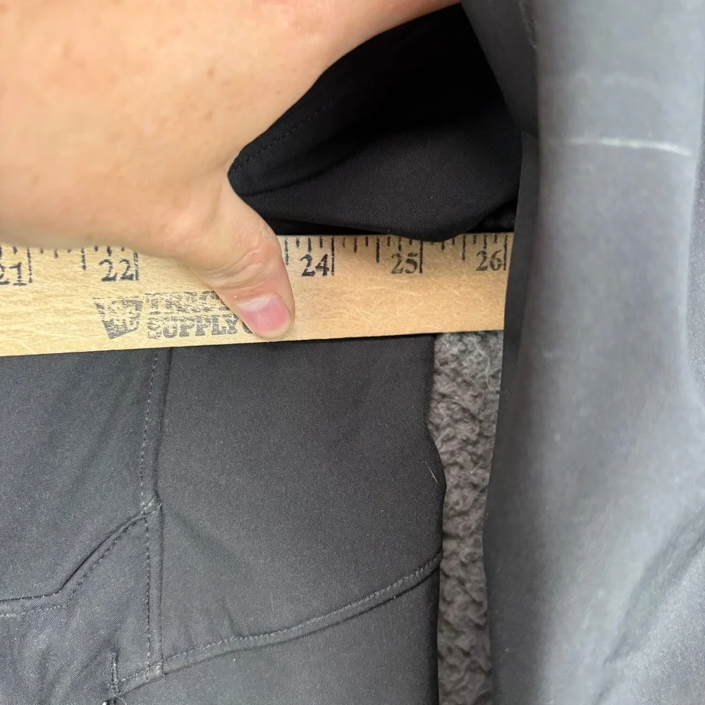 Ariat Mens XL Black Softshell Jacket‎ Full Zip Logo Performance Workwear Coat